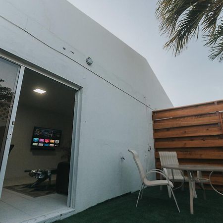 Buddha Studios Aruba Παλμ Μπιτς Εξωτερικό φωτογραφία